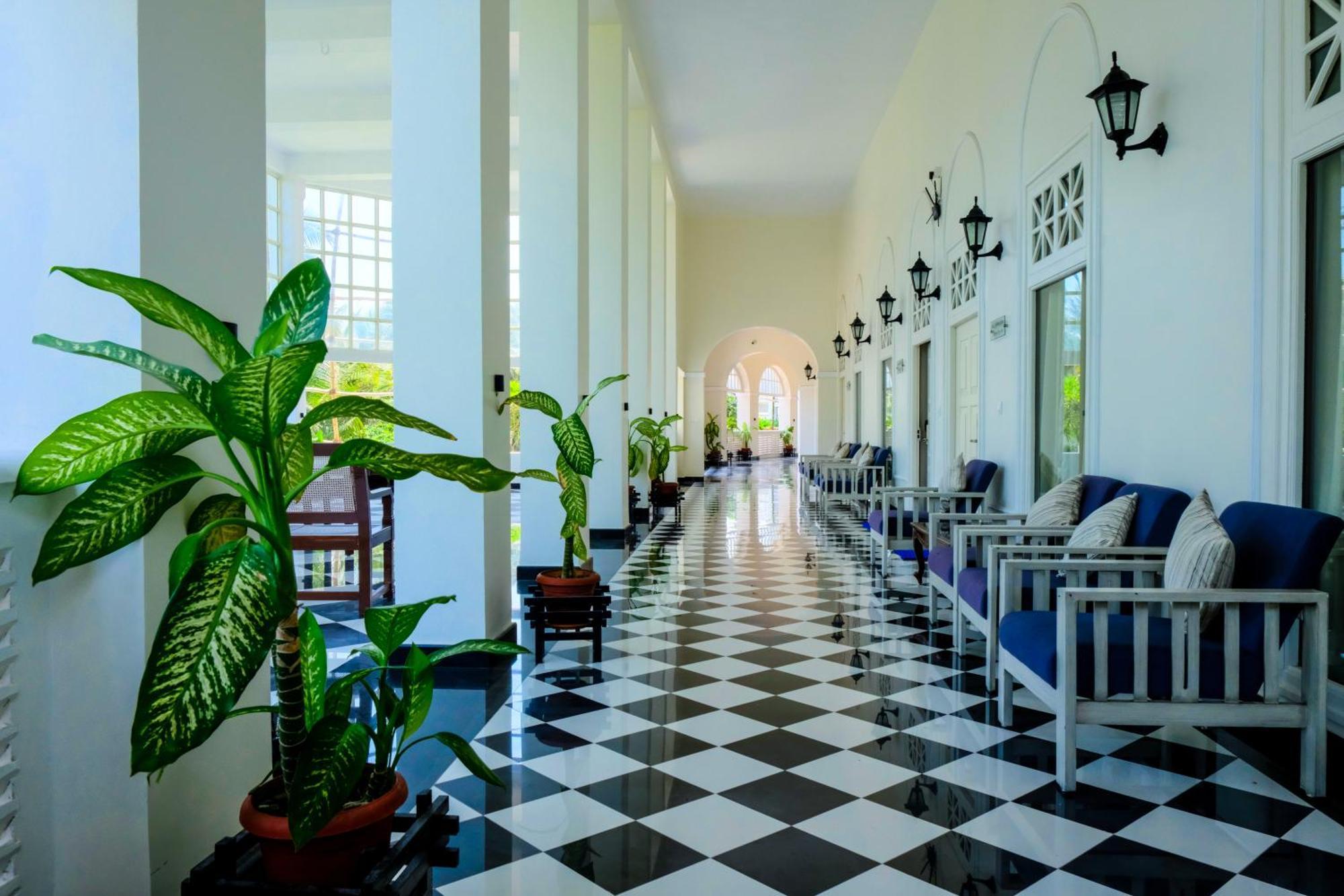 Chanakya Bnr Hotel Puri Exterior foto